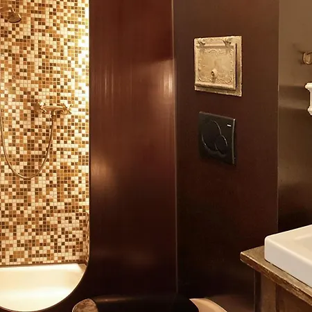 Hotel Lux