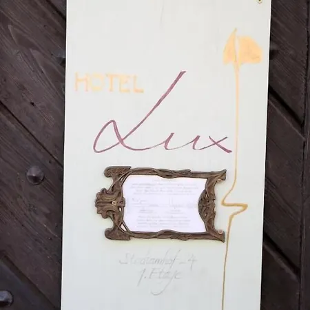 Hotel Lux *