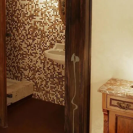 Hotel Lux *