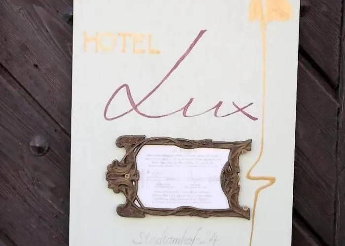 ホテル Lux *