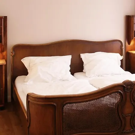 Hotel Lux *