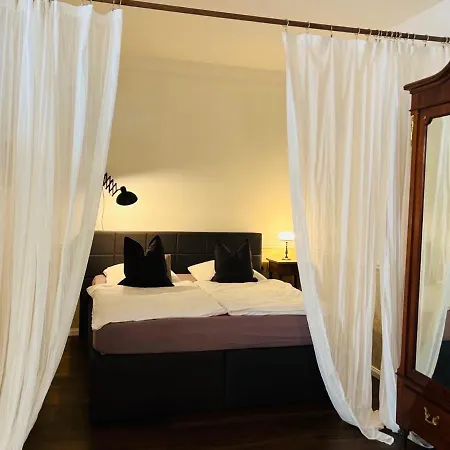 Lux Hotel