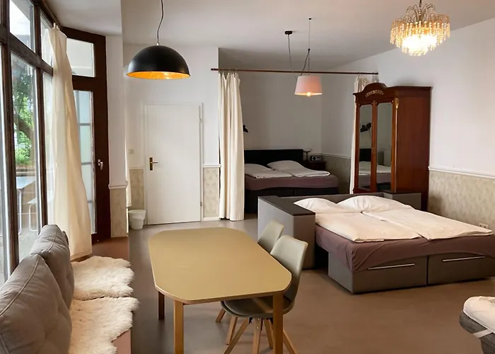 Hotel Lux *
